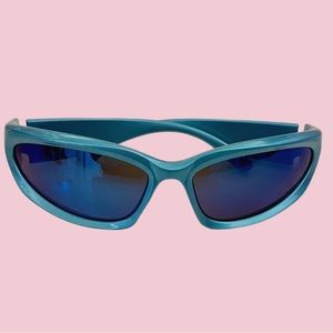 New wrap around tinted sunglasses